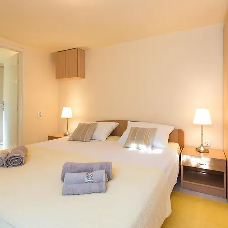 Apartment Beach Apartment Krk Town