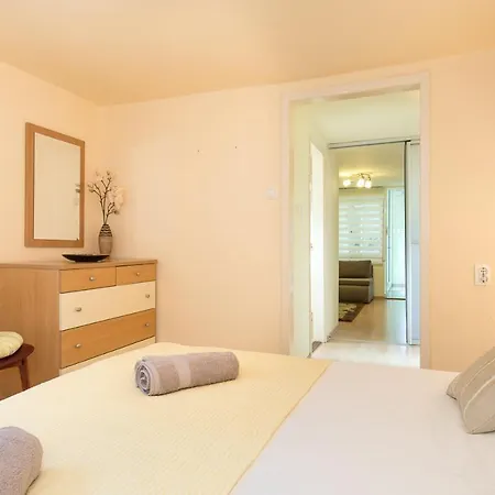 Apartment Beach Apartment Krk Town